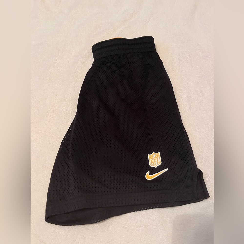 Nike Steelers Men's Black Athletic Shorts with Gold NFL Patch